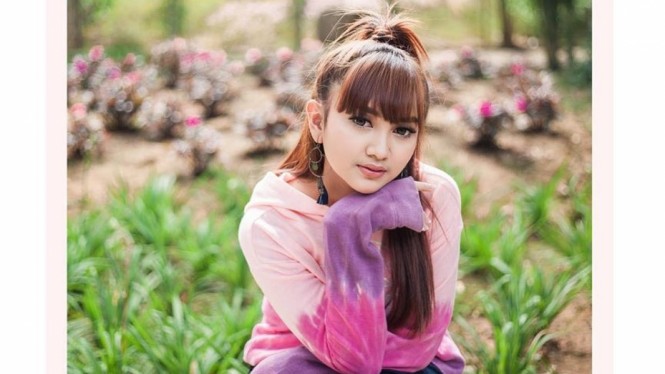 Pajang Foto Pertama Di 2020 Jihan Audy Bagi Bagi Hadiah Halaman 3 Membaca kutipan inspiratif dan pengalaman berbagai tokoh bisa memotivasi diri untuk bangkit dan maju. pajang foto pertama di 2020 jihan audy