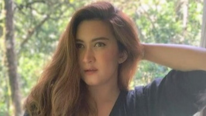  Foto  Cantik  Nafa Urbach Bikin Resah Warganet